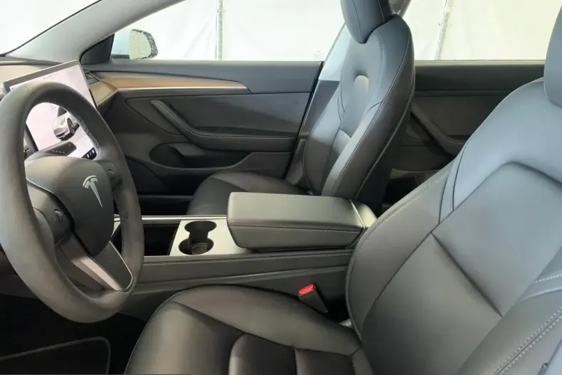 Tesla Model 3 din 2023 cu 41.525 km - oferta TES226709 - foto 9