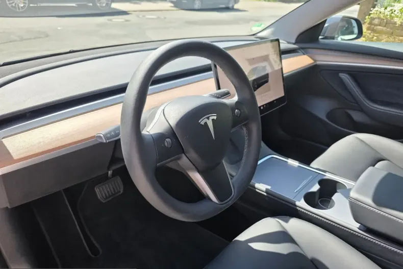 Tesla Model 3 din 2023 cu 15.226 km - oferta TES226711 - foto 10
