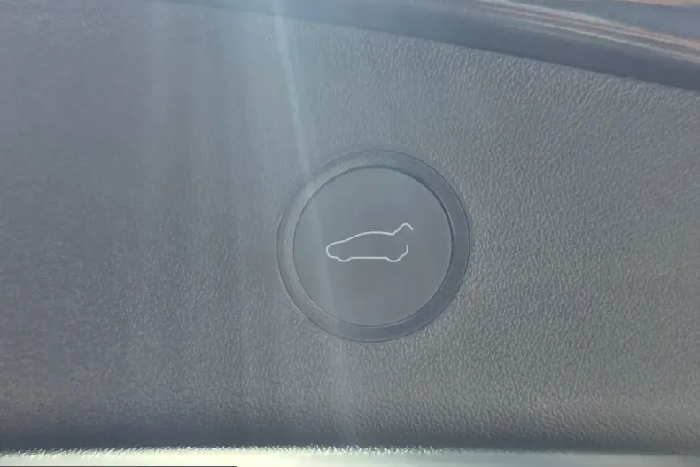 Tesla Model 3 din 2023 cu 15.226 km - oferta TES226711 - foto 17