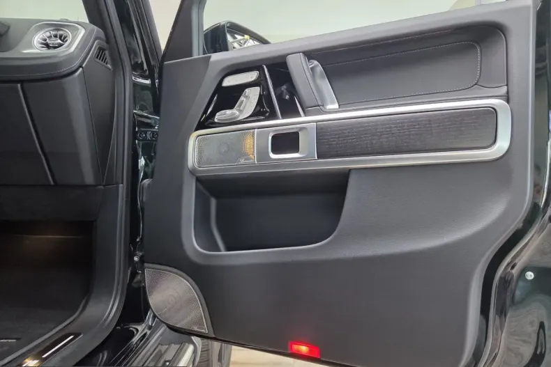 Mercedes-Benz G 63 AMG (Clasa G) din 2023 cu 12.100 km - oferta MER226720 - foto 34
