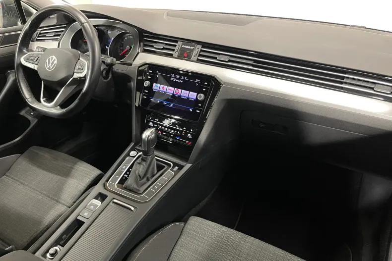 Volkswagen Passat din 2022 cu 59.878 km - oferta VOL226750 - foto 8