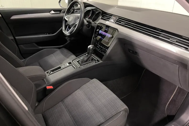 Volkswagen Passat din 2022 cu 59.878 km - oferta VOL226750 - foto 10