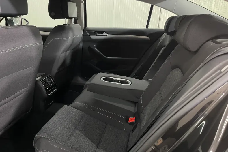 Volkswagen Passat din 2022 cu 59.878 km - oferta VOL226750 - foto 11