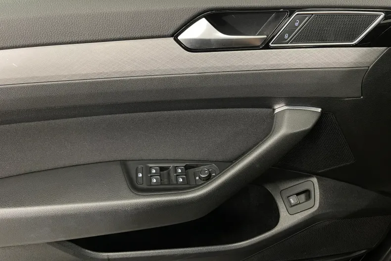 Volkswagen Passat din 2022 cu 59.878 km - oferta VOL226750 - foto 13