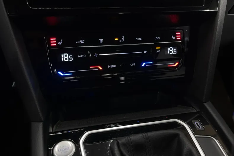 Volkswagen Passat din 2022 cu 59.878 km - oferta VOL226750 - foto 22