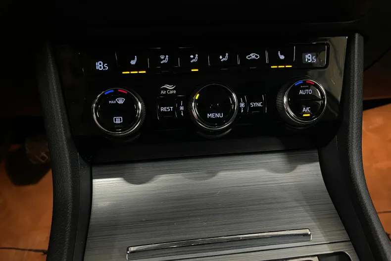 Skoda Superb din 2021 cu 139.297 km - oferta SKO226752 - foto 18