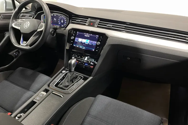 Volkswagen Passat din 2022 cu 109.951 km - oferta VOL226760 - foto 8