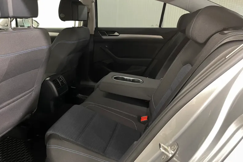 Volkswagen Passat din 2022 cu 109.951 km - oferta VOL226760 - foto 11