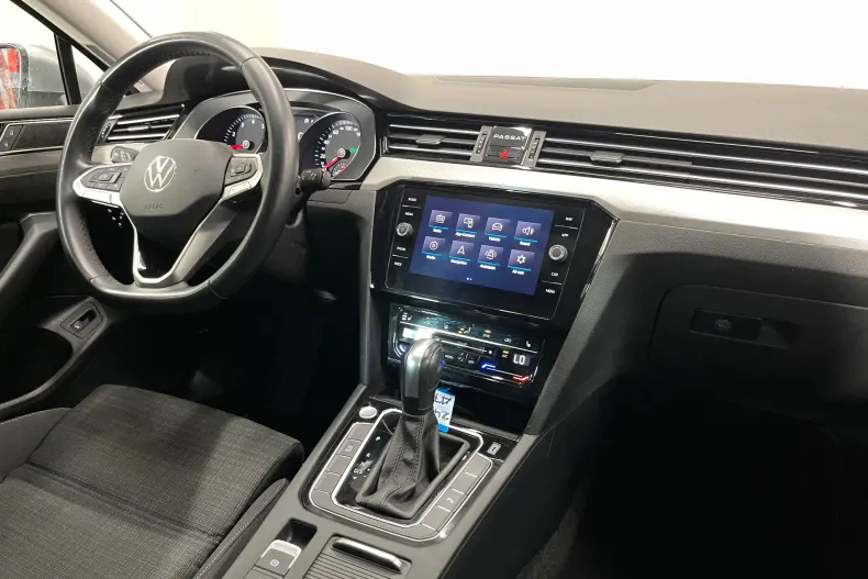 Volkswagen Passat din 2022 cu 76.325 km - oferta VOL226761 - foto 8