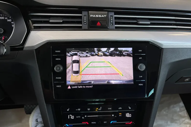 Volkswagen Passat din 2022 cu 76.325 km - oferta VOL226761 - foto 13