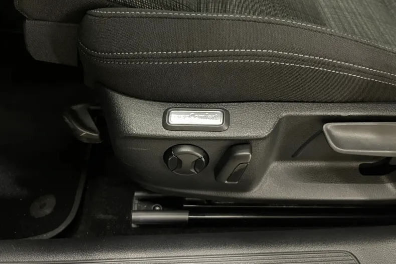 Volkswagen Passat din 2022 cu 76.325 km - oferta VOL226761 - foto 19