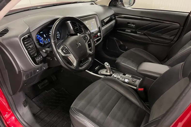 Mitsubishi Outlander din 2020 cu 132.711 km - oferta MIT226768 - foto 5