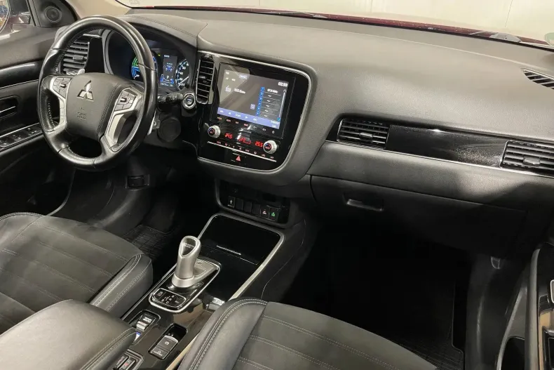 Mitsubishi Outlander din 2020 cu 132.711 km - oferta MIT226768 - foto 8