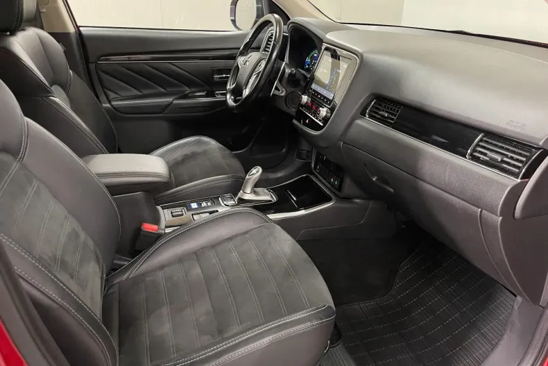 Mitsubishi Outlander din 2020 cu 132.711 km - oferta MIT226768 - foto 10