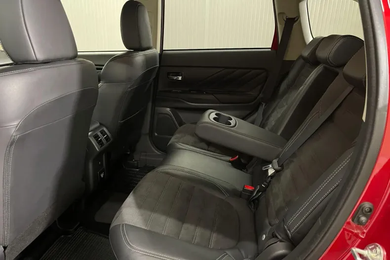 Mitsubishi Outlander din 2020 cu 132.711 km - oferta MIT226768 - foto 11