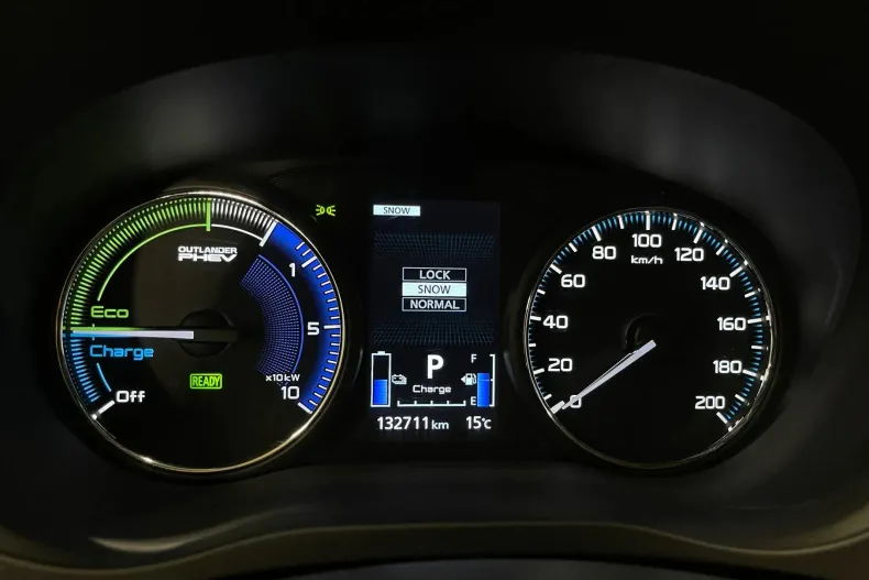 Mitsubishi Outlander din 2020 cu 132.711 km - oferta MIT226768 - foto 27