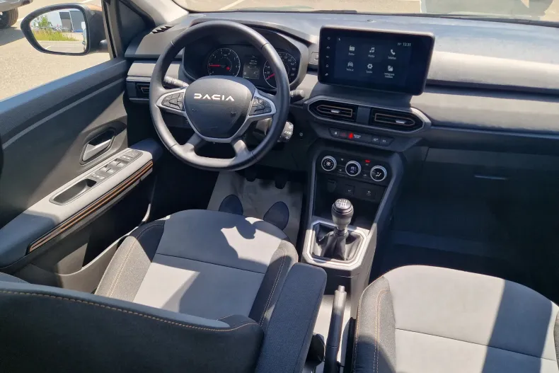 Dacia Sandero Stepway din 2025 cu 5.477 km - oferta DAC226775 - foto 4
