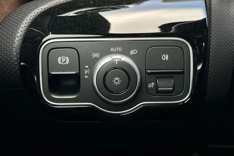 Mercedes-Benz CLA 250 (Clasa CLA) din 2025 cu 11.076 km - oferta MER226789 - foto 19