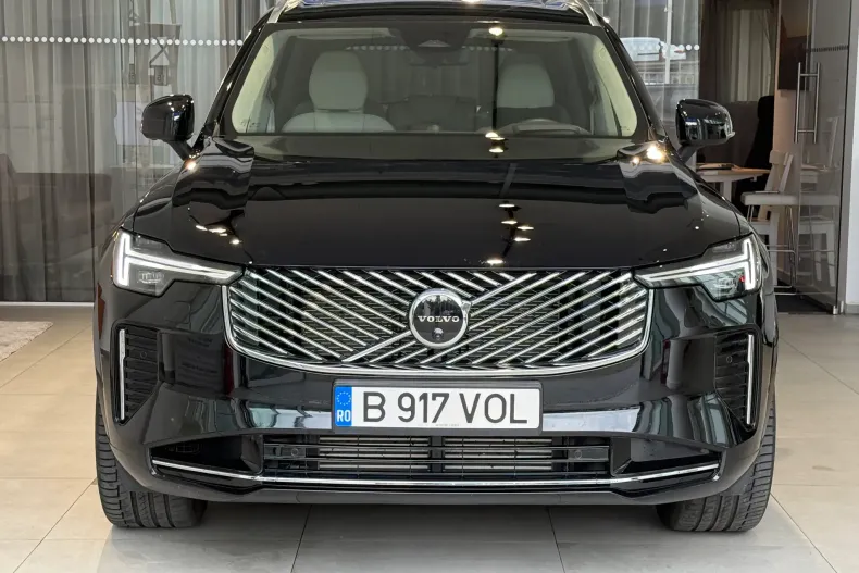 Volvo XC90 din 2025 cu 9.900 km - oferta VOL226797 - foto 2
