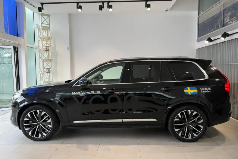 Volvo XC90 din 2025 cu 9.900 km - oferta VOL226797 - foto 4