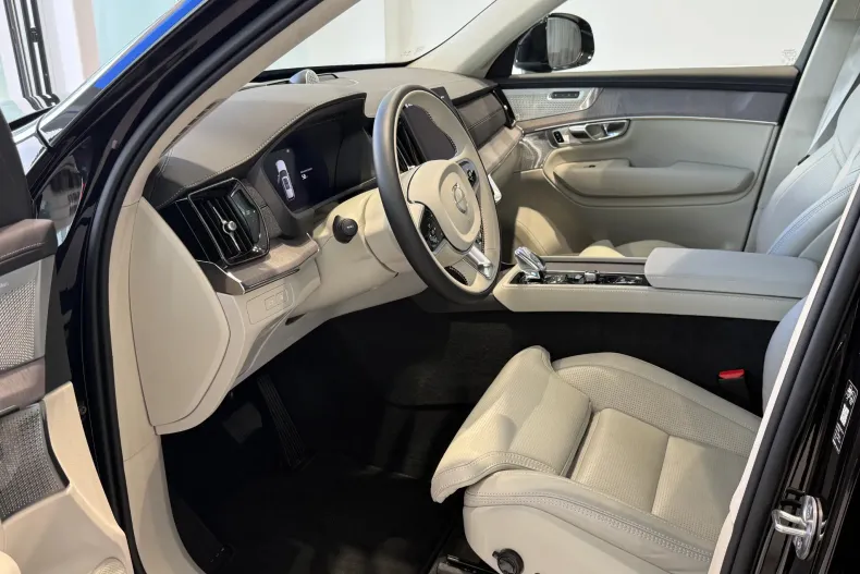 Volvo XC90 din 2025 cu 9.900 km - oferta VOL226797 - foto 11