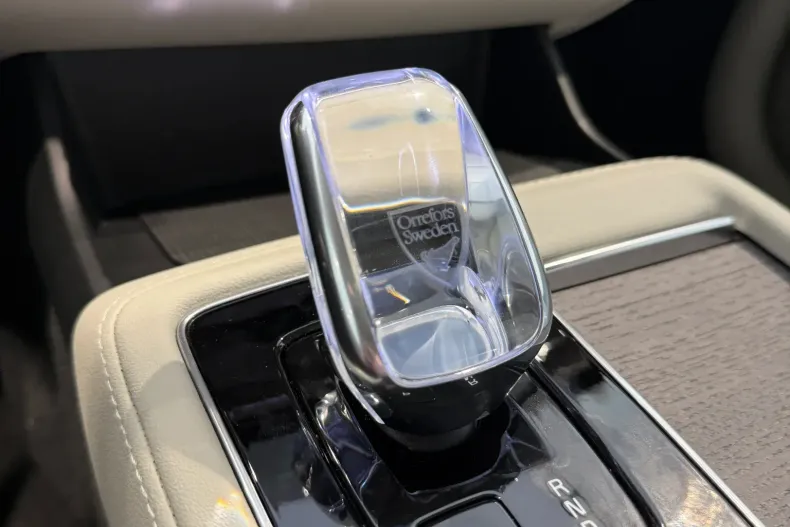 Volvo XC90 din 2025 cu 9.900 km - oferta VOL226797 - foto 12
