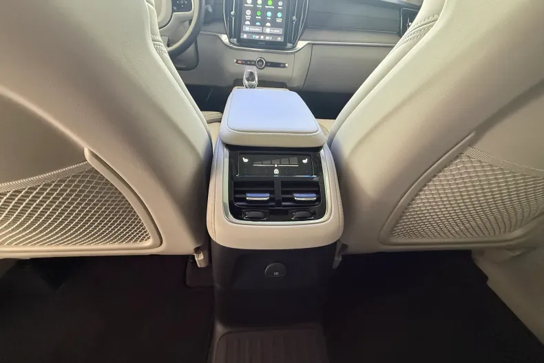 Volvo XC90 din 2025 cu 9.900 km - oferta VOL226797 - foto 28