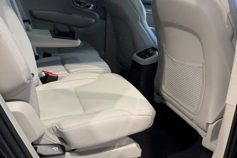Volvo XC90 din 2025 cu 9.900 km - oferta VOL226797 - foto 30