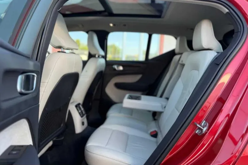 Volvo XC40 din 2021 cu 120.000 km - oferta VOL226800 - foto 17