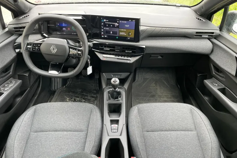 Renault Clio din 2026 cu 1.586 km - oferta REN226843 - foto 9
