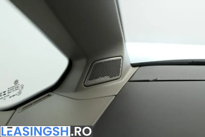 Volkswagen Multivan din 2022 cu 53.122 km - oferta VOL226863 - foto 33