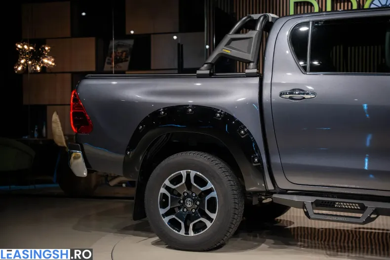 Toyota Hilux din 2025 cu 8.500 km - oferta TOY226872 - foto 14