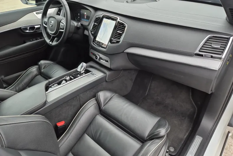 Volvo XC90 din 2023 cu 53.980 km - oferta VOL226939 - foto 26