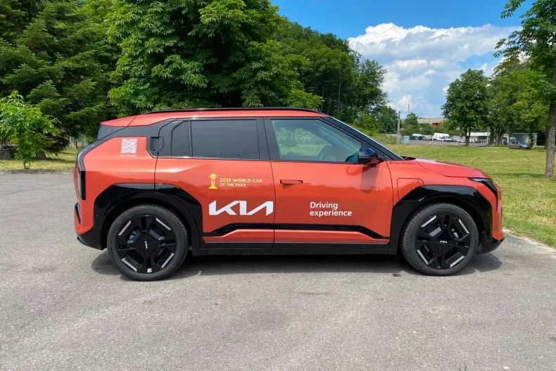 Kia EV3 din 2024 cu 6.500 km - oferta KIA226947 - foto 8