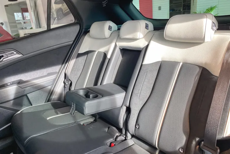 Kia Sportage din 2025 cu 2.500 km - oferta KIA226949 - foto 12