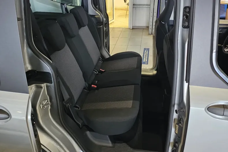 Ford Tourneo din 2026 cu 1 km - oferta FOR226980 - foto 12