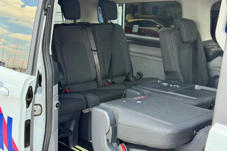 Ford Tourneo din 2025 cu 9.800 km - oferta FOR226982 - foto 6