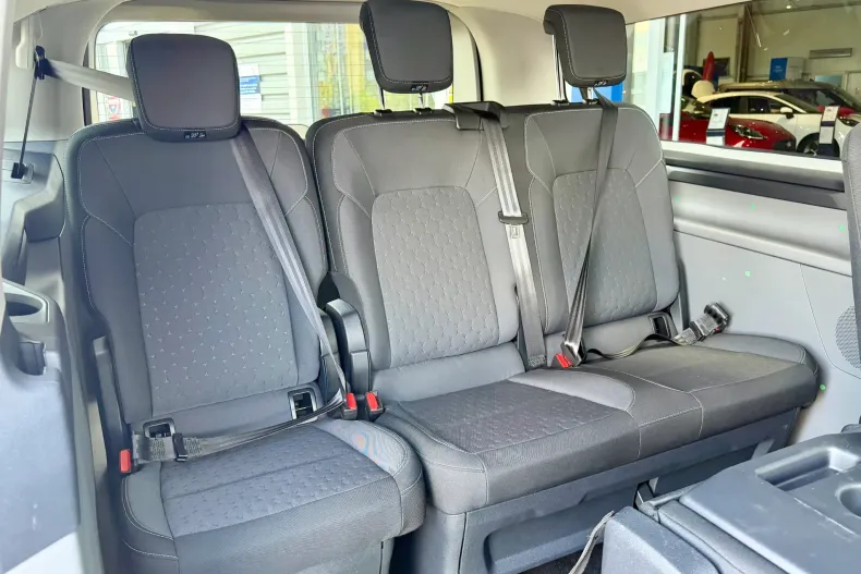 Ford Tourneo din 2025 cu 9.800 km - oferta FOR226982 - foto 7
