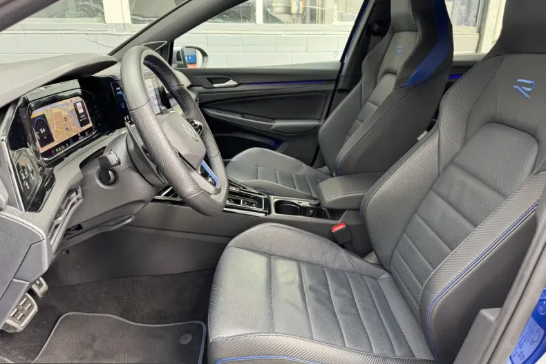 Volkswagen Golf din 2023 cu 42.497 km - oferta VOL226990 - foto 5