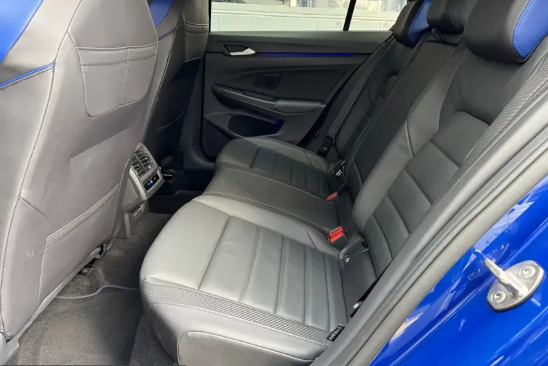 Volkswagen Golf din 2023 cu 42.497 km - oferta VOL226990 - foto 9