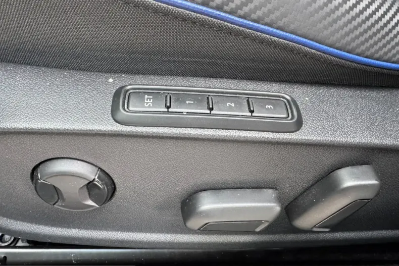 Volkswagen Golf din 2023 cu 42.497 km - oferta VOL226990 - foto 15