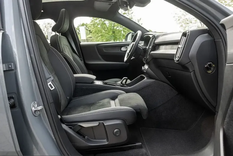 Volvo C40 din 2023 cu 47.700 km - oferta VOL226992 - foto 2
