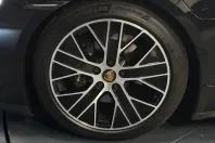 Porsche Taycan din 2023 cu 43.000 km - oferta POR226994 - foto 8