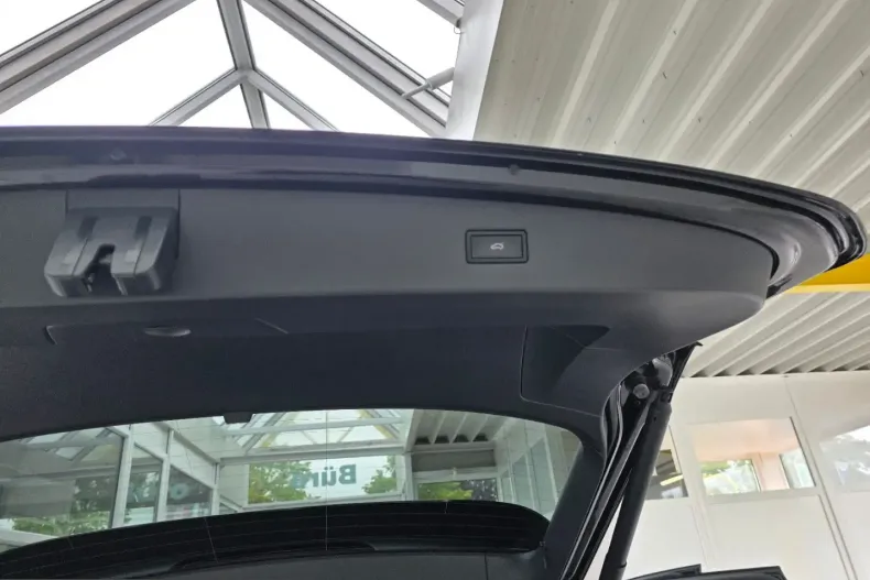 Volkswagen Tiguan din 2023 cu 45.549 km - oferta VOL226998 - foto 18