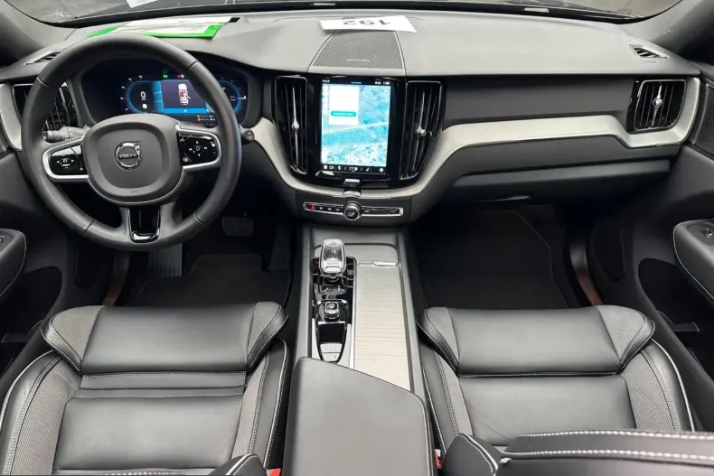 Volvo XC60 din 2024 cu 42.000 km - oferta VOL226999 - foto 8