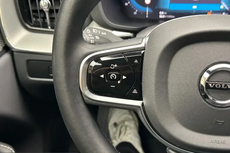 Volvo XC60 din 2024 cu 42.000 km - oferta VOL226999 - foto 17