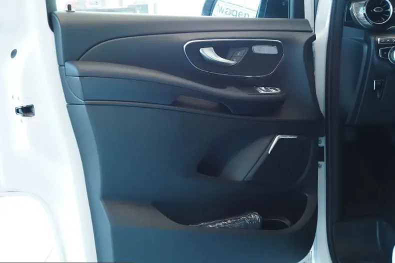Mercedes-Benz V 300 (Clasa V) din 2024 cu 49.600 km - oferta MER227004 - foto 9