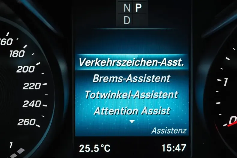 Mercedes-Benz V 300 (Clasa V) din 2024 cu 49.600 km - oferta MER227004 - foto 16