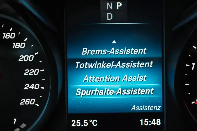 Mercedes-Benz V 300 (Clasa V) din 2024 cu 49.600 km - oferta MER227004 - foto 17