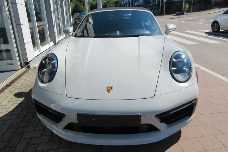 Porsche 992 din 2021 cu 2.500 km - oferta POR227012 - foto 8